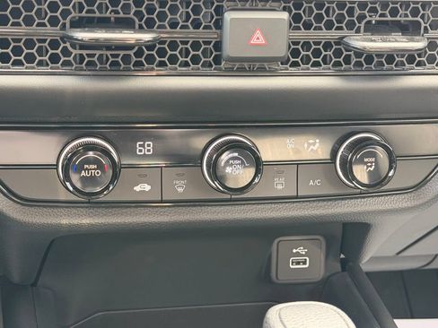 Certified 2025 Honda HR-V LX image 22