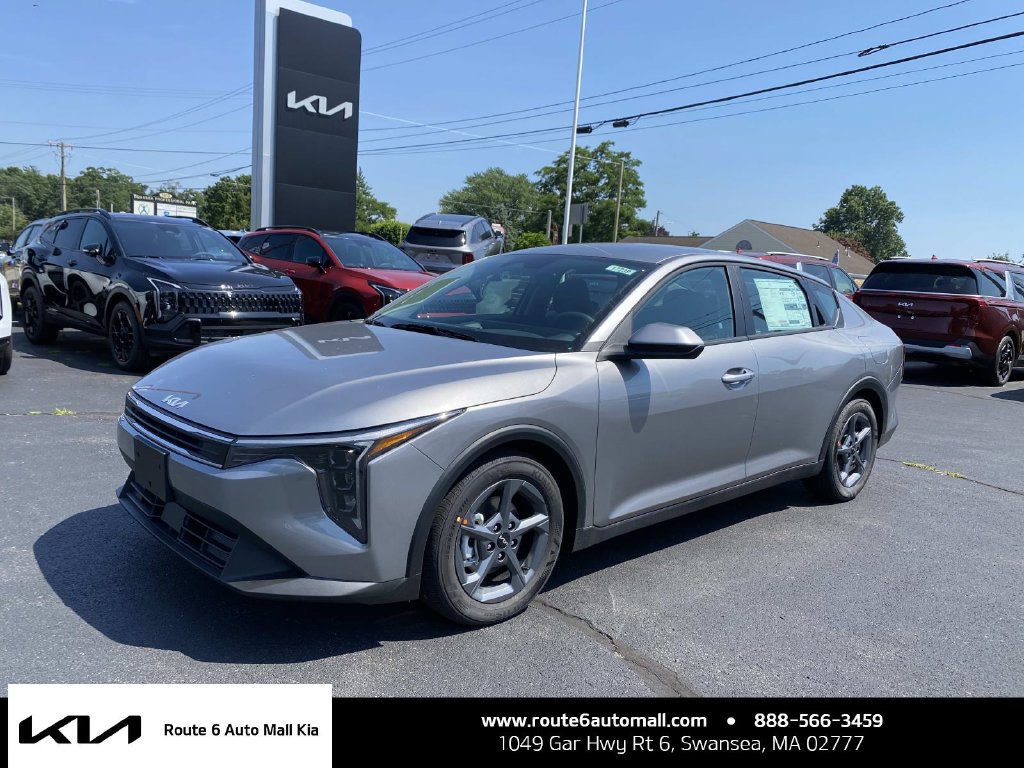 New 2026 Kia K4 FWD image 1