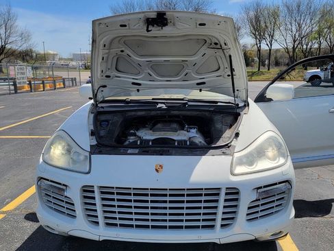 Used 2008 Porsche Cayenne Turbo image 11