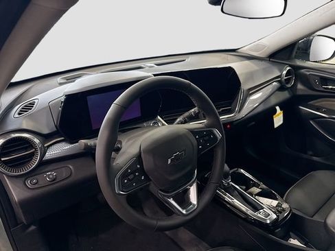 New 2026 Chevrolet Trax ACTIV w/ Sunroof Package FWD image 10