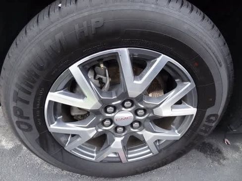 Used 2023 GMC Acadia SLT image 12