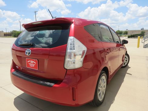 Used 2014 Toyota Prius V Two FWD image 6