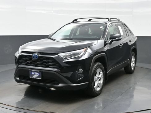Used 2020 Toyota RAV4 XLE w/ XLE Grade Weather Package AWD/4WD image 1