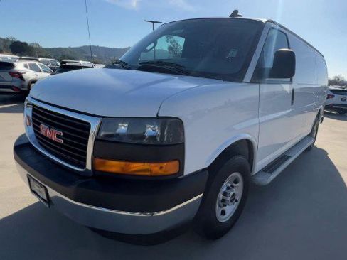 Used 2024 GMC Savana 2500 w/ Driver Convenience Package image 4