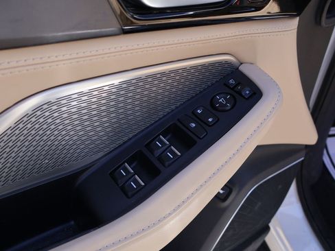 Used 2023 Acura MDX SH-AWD w/ Advance Package image 21