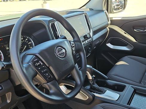 Used 2026 Nissan Frontier SV w/ Tow Package RWD image 12