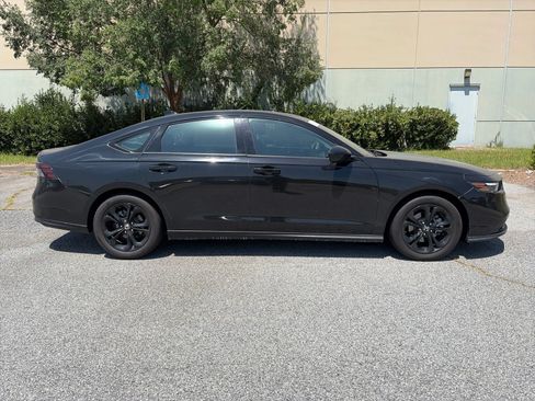 Used 2025 Honda Accord SE image 7