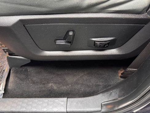 Used 2015 RAM 1500 Classic SLT w/ Luxury Group image 26