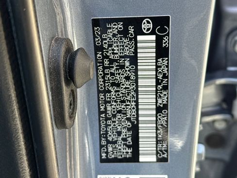 Used 2023 Toyota Corolla LE w/ Carpet Mat Package (TMS) FWD image 27