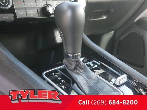 Certified 2025 Jeep Compass Limited AWD/4WD image 35