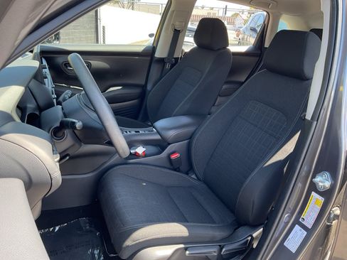 Used 2023 Honda HR-V LX image 18