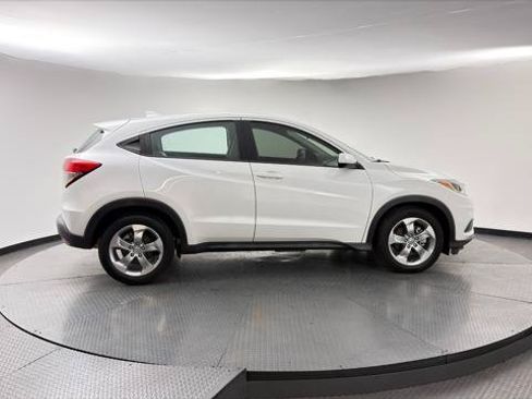 Used 2019 Honda HR-V LX image 9