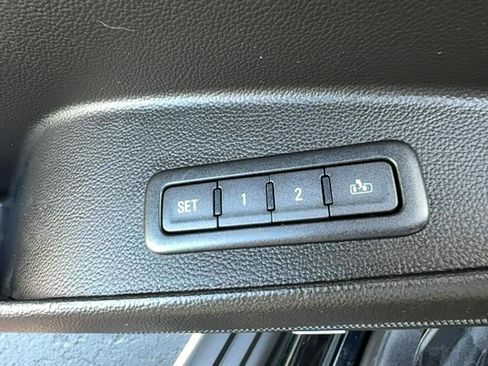 Used 2018 GMC Yukon XL SLT AWD/4WD image 16