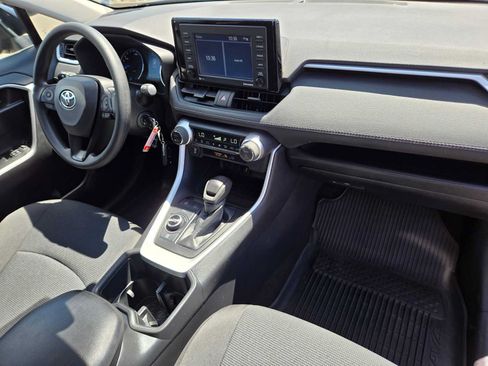 Used 2022 Toyota RAV4 LE AWD/4WD image 12