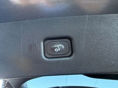 Used 2020 Lincoln Nautilus Reserve w/ Equipment Group 201A image 12