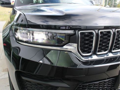New 2025 Jeep Grand Cherokee Laredo X w/ Luxury Tech Group I image 39