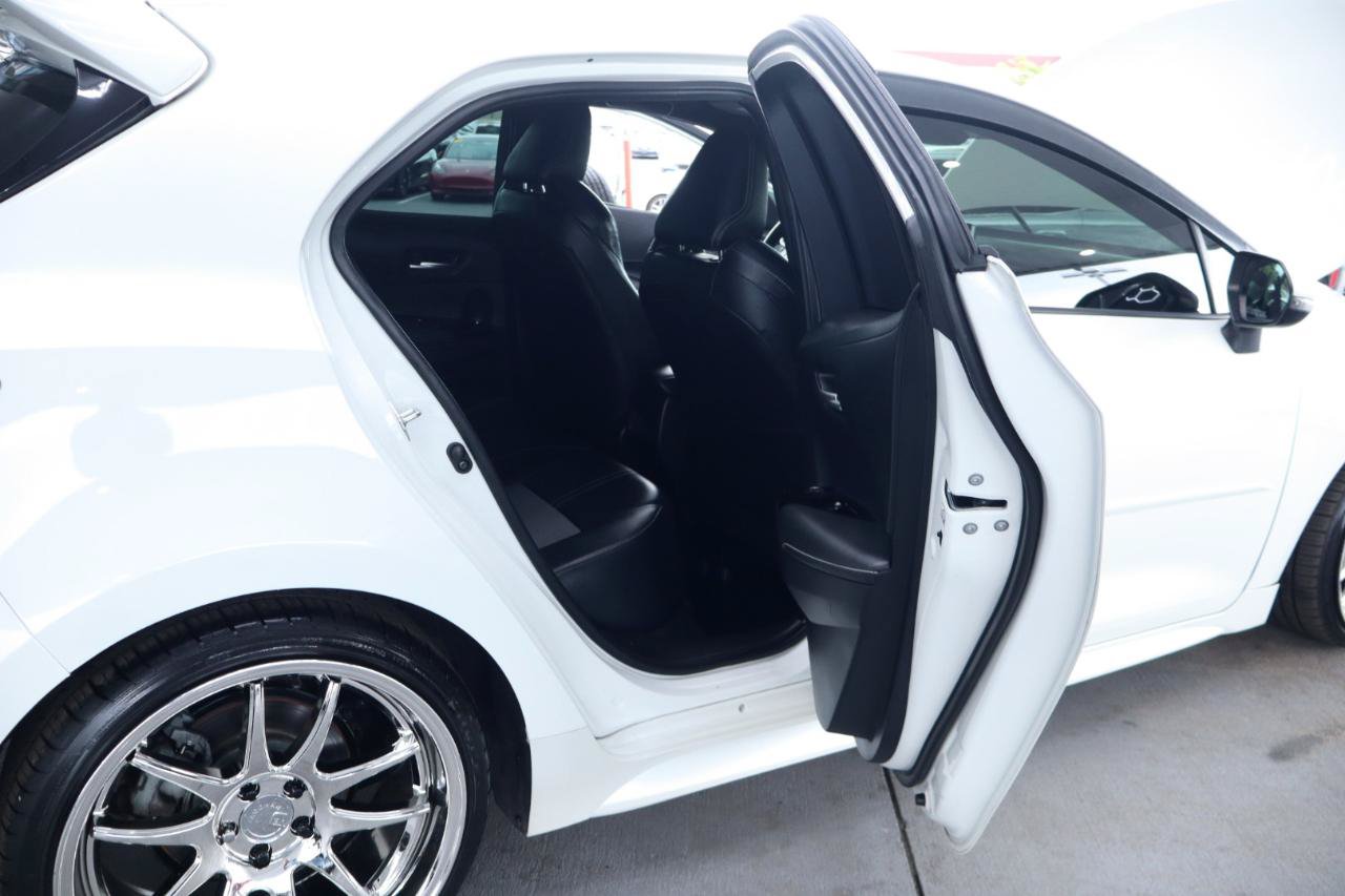 Used 2020 Toyota Corolla XSE FWD image 38