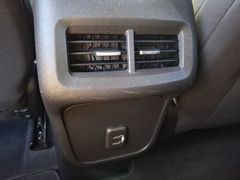 Certified 2022 Chevrolet Equinox LT image 12