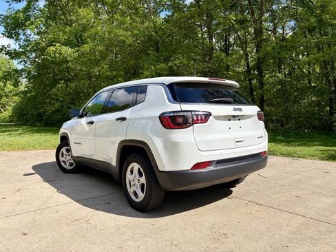 Used 2022 Jeep Compass Sport FWD image 9