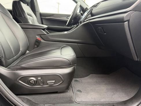 Used 2025 Jeep Grand Cherokee L Limited w/ Black Appearance Package image 24