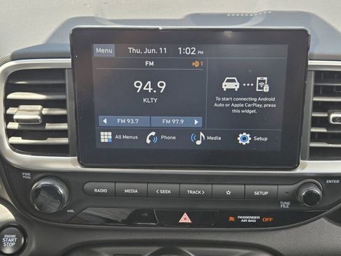 Used 2025 Hyundai Venue SEL FWD image 8