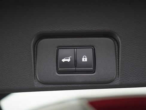 Used 2025 Nissan Rogue SL image 17