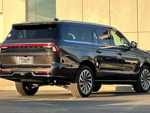 New 2025 Lincoln Navigator L Black Label image 3