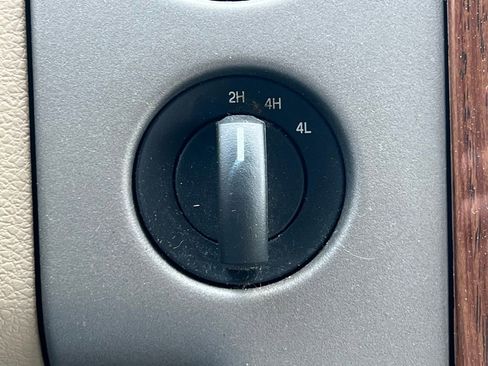 Used 2004 Ford F150 Lariat image 30