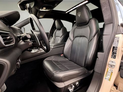 Used 2022 Maserati Levante Modena AWD/4WD image 9