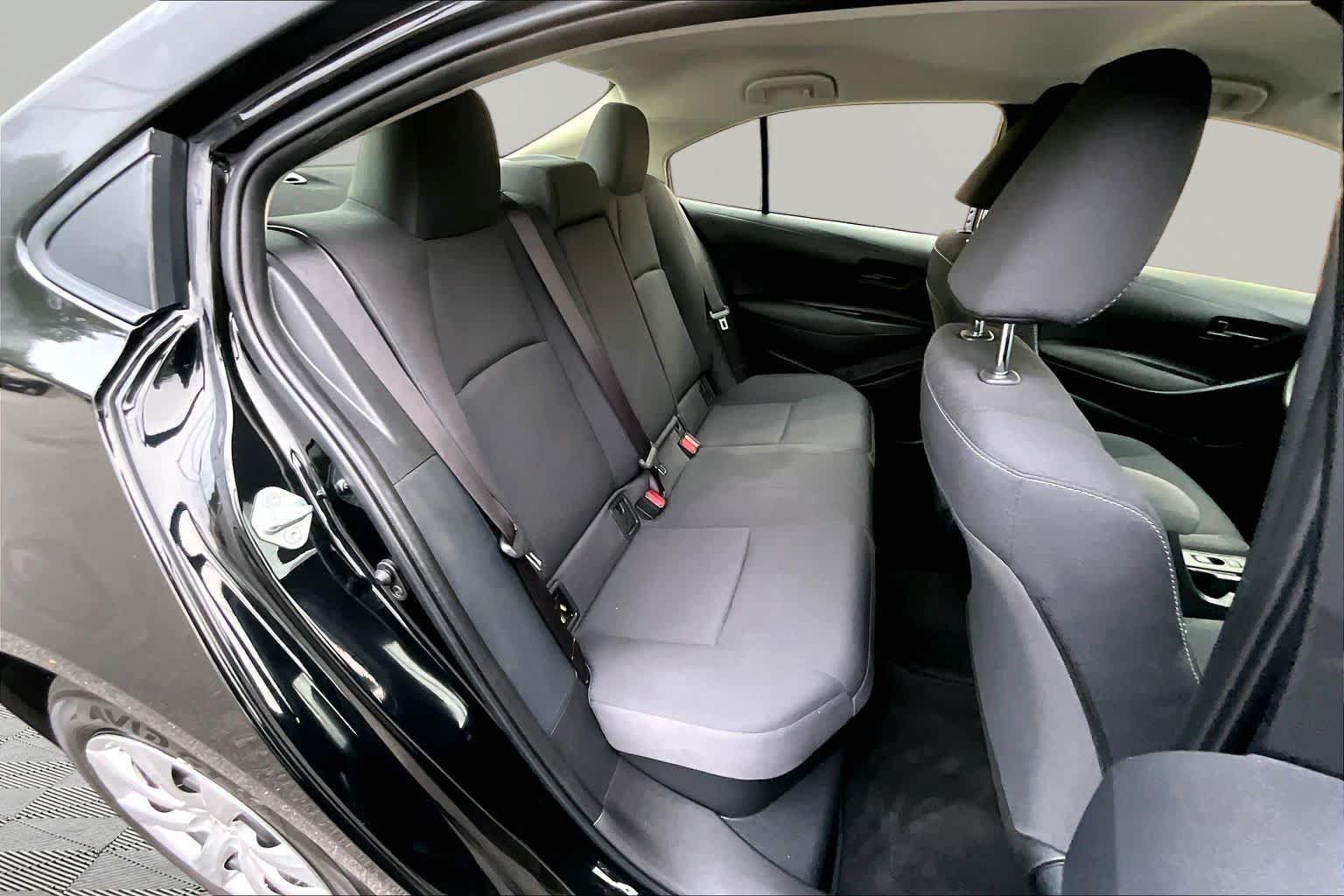 Used 2025 Toyota Corolla LE w/ Convenience Package FWD image 20