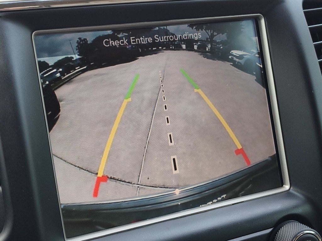 Used 2017 Jeep Grand Cherokee Overland RWD image 39