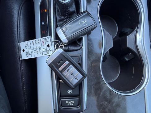 Used 2020 Acura TLX image 25