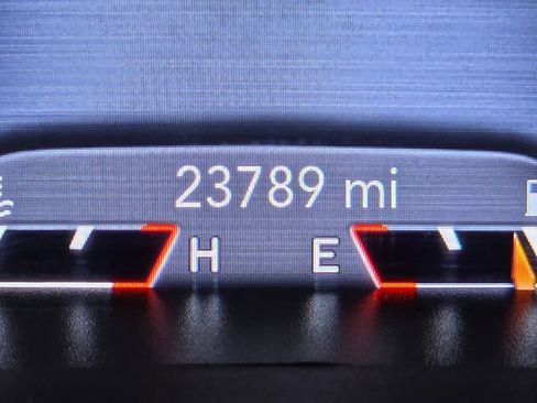 Used 2021 Jeep Cherokee Trailhawk w/ Technology Group image 27