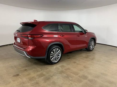 Used 2021 Toyota Highlander Platinum image 8