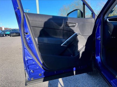 Used 2023 Toyota Corolla Cross LE image 9