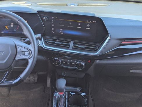 Used 2025 Chevrolet Trax RS w/ Driver Confidence Package image 17