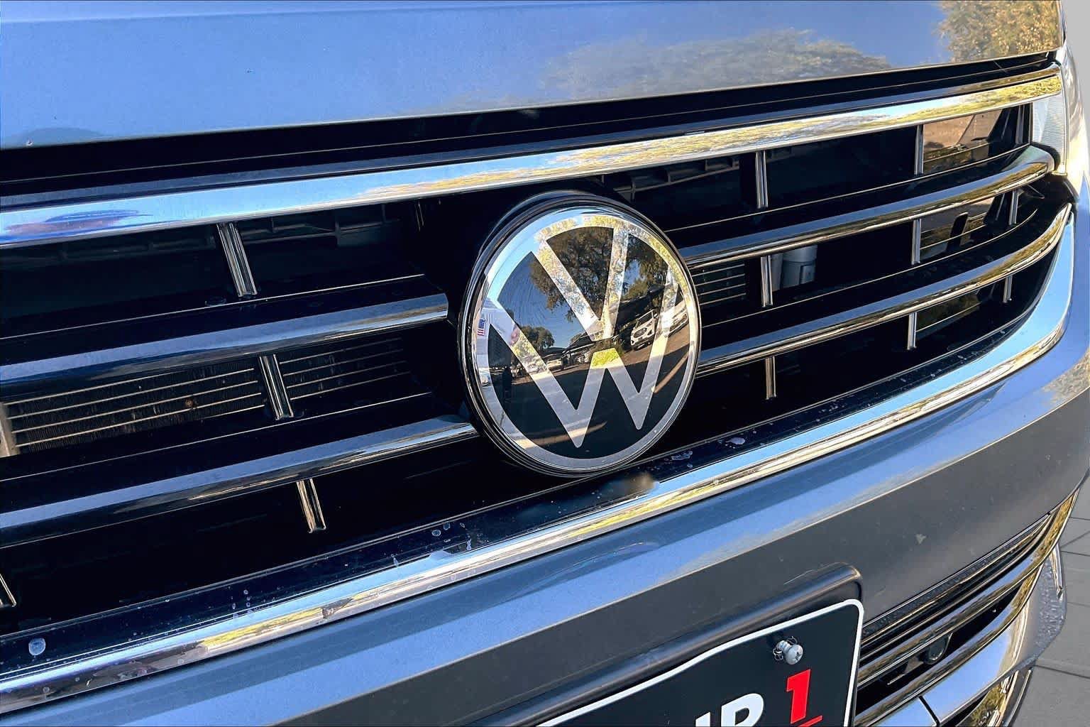 Used 2024 Volkswagen Tiguan SE R-Line FWD image 32