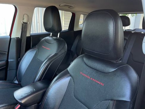 Used 2020 Jeep Compass Trailhawk AWD/4WD image 25
