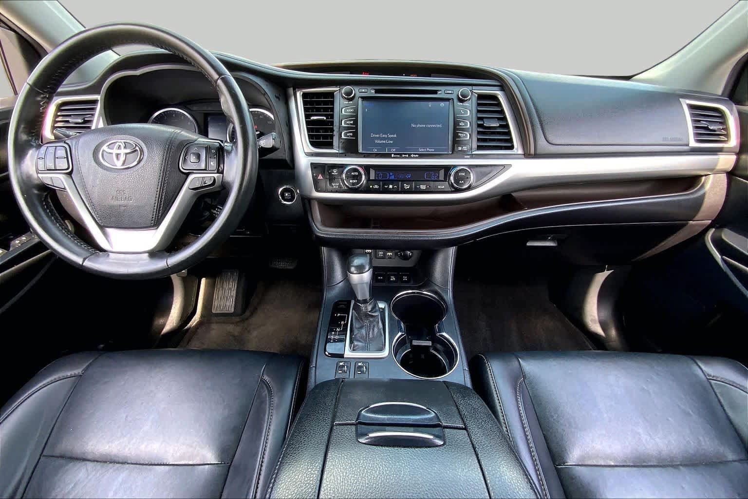 Used 2019 Toyota Highlander XLE AWD/4WD image 15