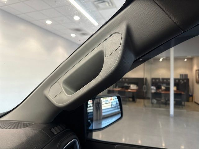 Used 2021 Chevrolet Silverado 1500 LT Trail Boss w/ Convenience Package II AWD/4WD image 34