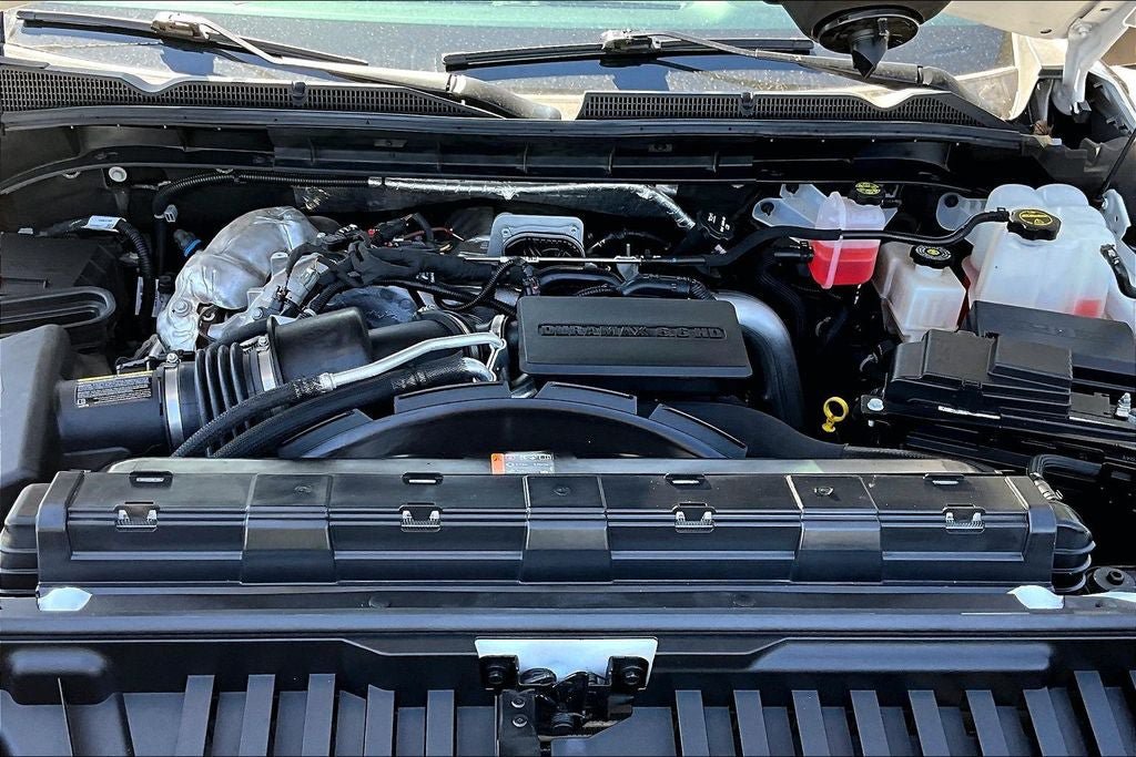 Used 2025 GMC Sierra 2500 AT4X AWD/4WD image 9