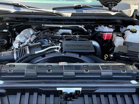 Used 2025 GMC Sierra 2500 AT4X AWD/4WD image 9