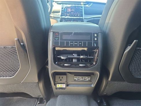 New 2025 Jeep Grand Cherokee L Altitude image 26