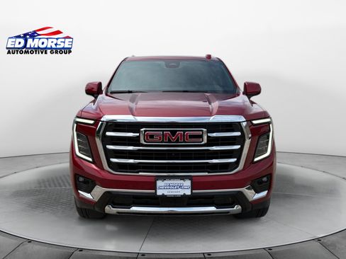 Used 2025 GMC Yukon Elevation AWD/4WD image 8