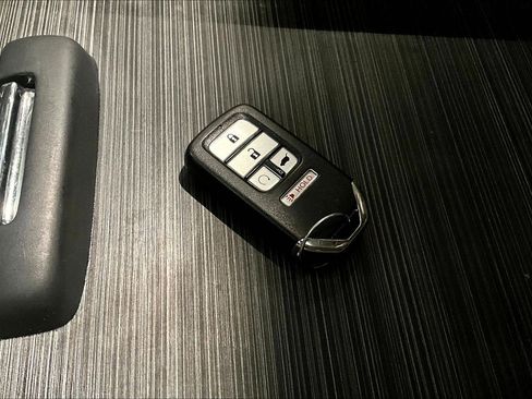 Used 2020 Honda Pilot Elite image 36