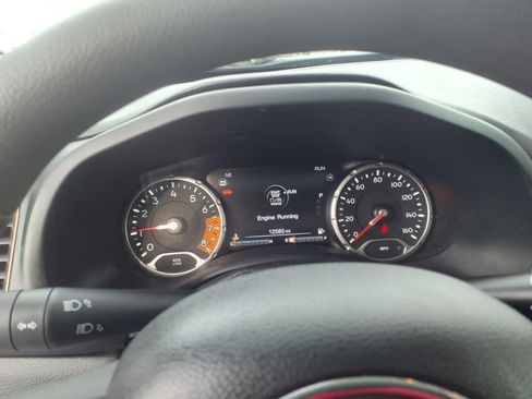 Used 2023 Jeep Renegade Latitude AWD/4WD image 16