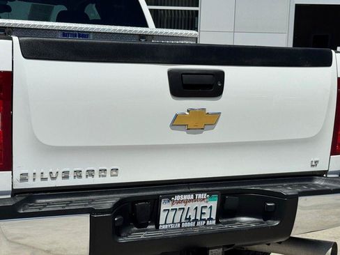 Used 2011 Chevrolet Silverado 2500 LT w/ Interior Plus Package AWD/4WD image 13