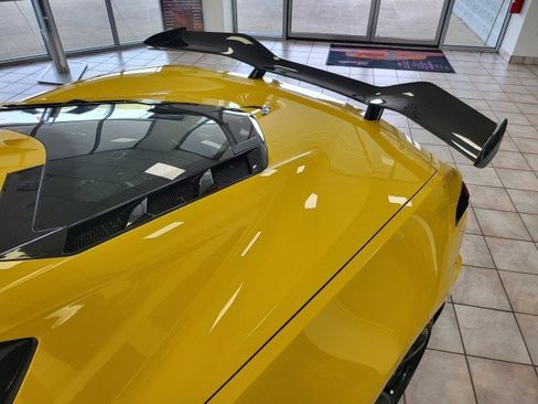 Used 2025 Chevrolet Corvette Z06 w/ Z07 Performance Package RWD image 8