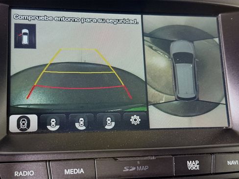 Used 2017 Hyundai Santa Fe Limited w/ Cargo Package image 19