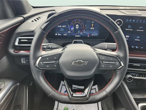 Used 2025 Chevrolet Traverse RS AWD/4WD image 11